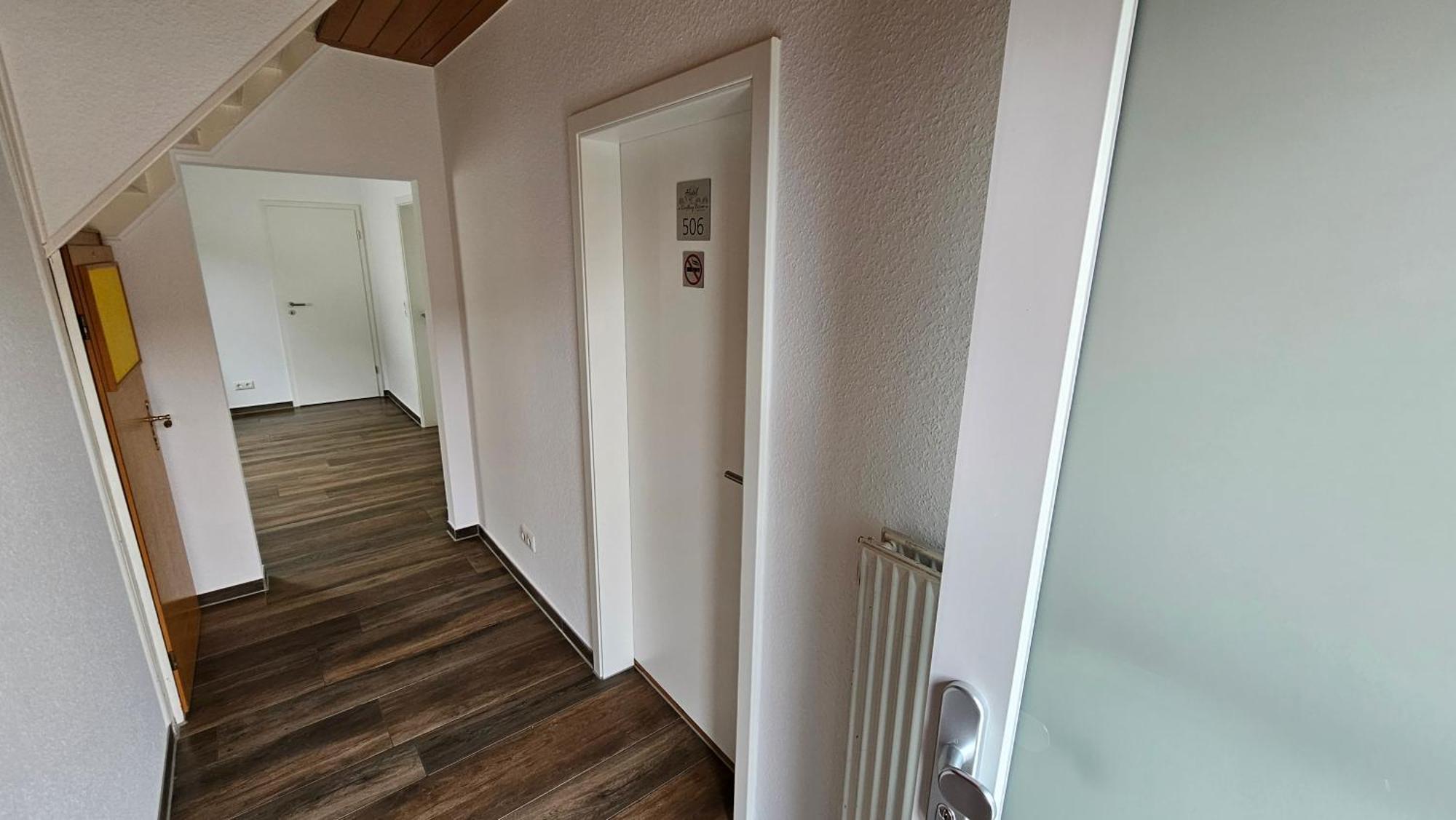 Hotel Dorfkrug Buesum - Guenstige Altbauzimmer Am Oland Exterior foto