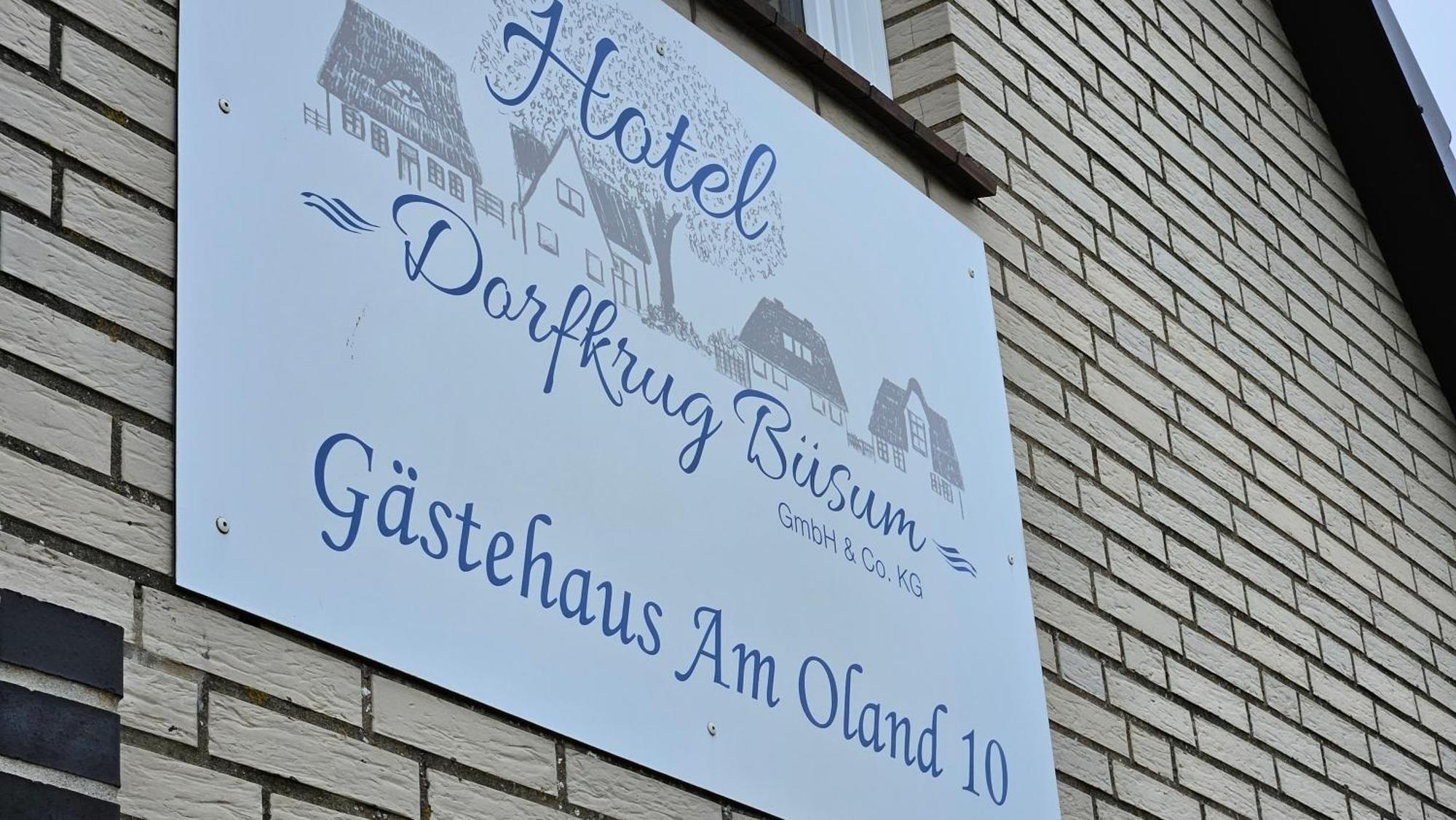 Hotel Dorfkrug Buesum - Guenstige Altbauzimmer Am Oland Exterior foto